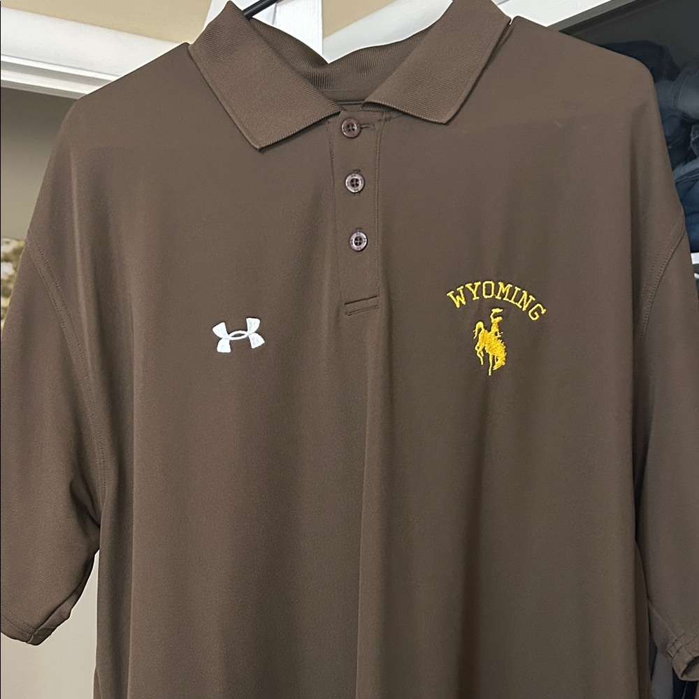 Wyoming cowboys Under Armour polo Large